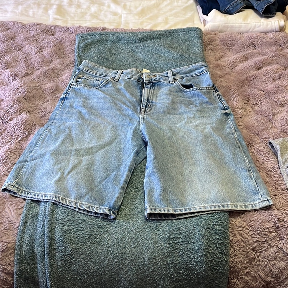 Wide leg Bermuda shorts